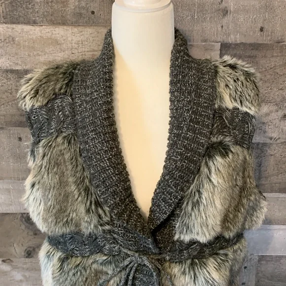 RXB Faux Fur Tie Front Boho Vest - Picture 6 of 16
